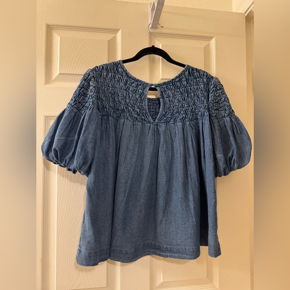 Anthropologie Women's Blue Liza Smocked Top with puff sleeves Large - Picture 3 of 9